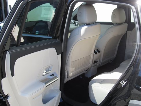 Certified 2025 Mercedes-Benz GLA 250 4MATIC image 15
