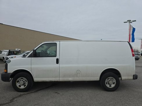 Used 2011 Chevrolet Express 2500 image 7