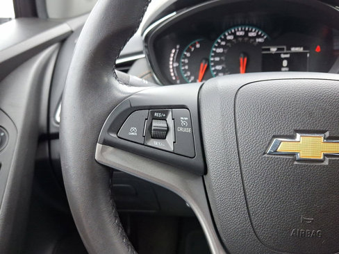 Certified 2022 Chevrolet Trax LT w/ LT Convenience Package image 17