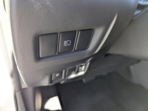 Used 2021 Toyota C-HR XLE image 19
