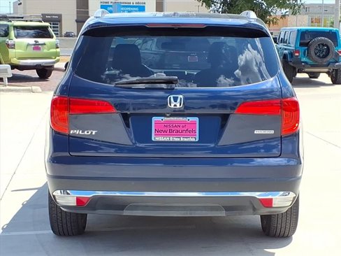 Used 2017 Honda Pilot Touring image 6