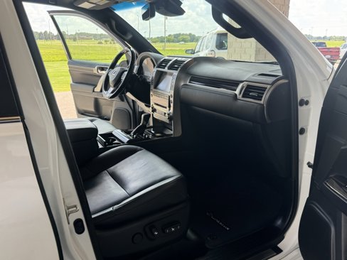 Used 2020 Lexus GX 460 Luxury image 49