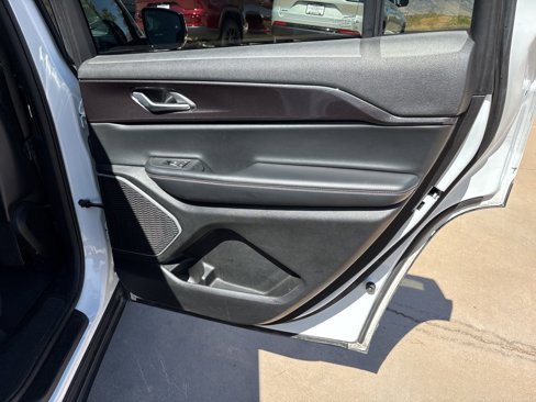 Used 2022 Jeep Grand Cherokee L Laredo image 21