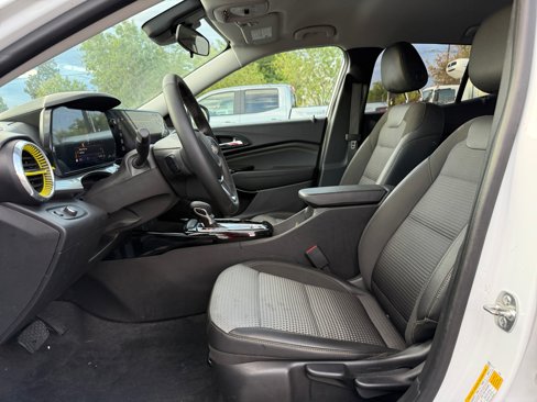 Used 2024 Chevrolet Trax LT w/ Driver Confidence Package image 12