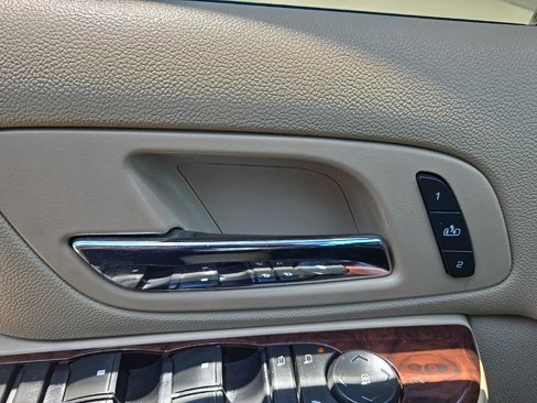 Used 2012 Cadillac Escalade ESV Luxury image 34