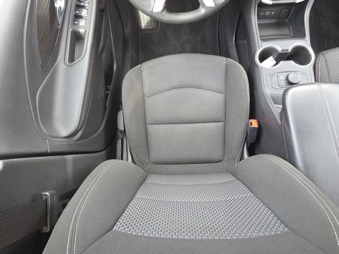 Used 2022 GMC Terrain SLE image 26
