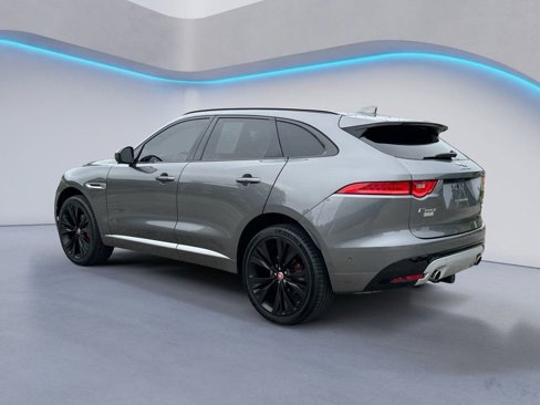 Used 2017 Jaguar F-PACE S image 5