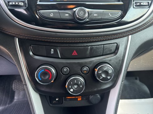 Used 2022 Chevrolet Trax LT w/ Sport Edition image 16