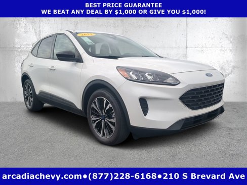 Used 2022 Ford Escape SE w/ SE Sport Appearance Package image 1