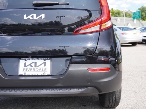 Used 2022 Kia Soul LX image 13
