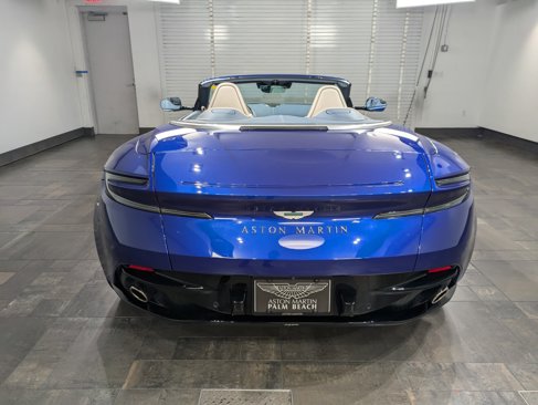 Used 2024 Aston Martin DB12 Convertible image 23