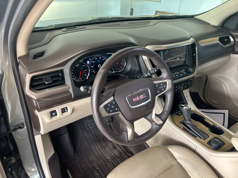 Used 2018 GMC Acadia Denali image 15