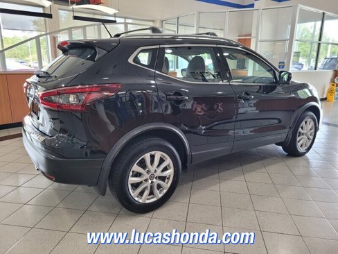 Used 2022 Nissan Rogue Sport SV w/ Technology Package image 4