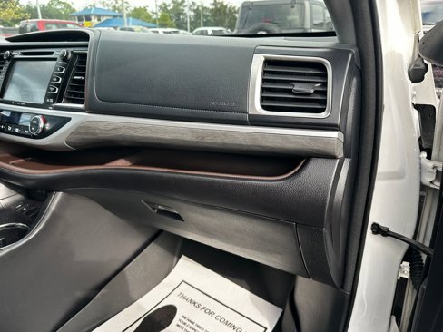 Used 2017 Toyota Highlander Limited Platinum image 43