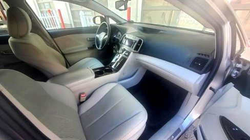 Used 2012 Toyota Venza LE image 32