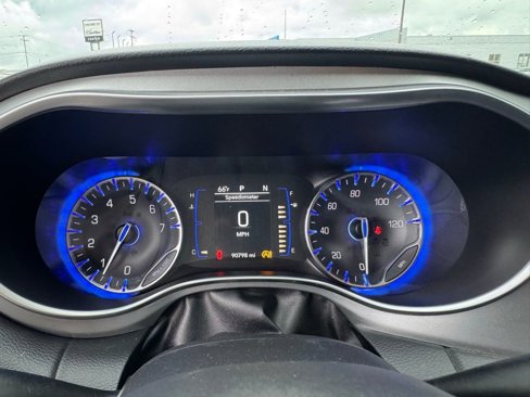 Used 2018 Chrysler Pacifica Touring Plus w/ S Appearance Package image 10