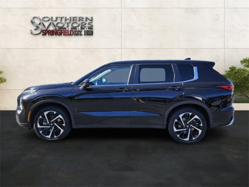 Used 2024 Mitsubishi Outlander SE image 3