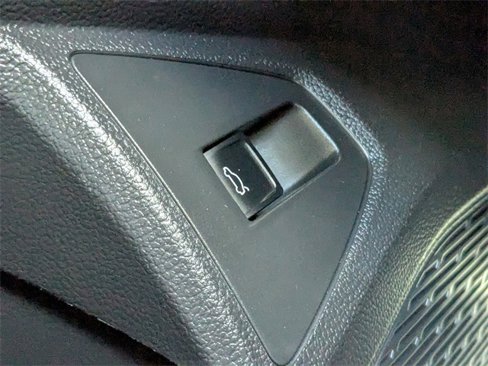 Certified 2019 Volkswagen Jetta SEL Premium image 30