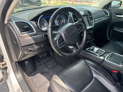 Used 2020 Chrysler 300 Limited image 31