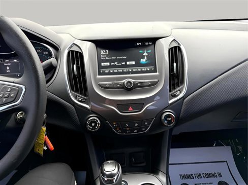 Used 2018 Chevrolet Cruze LT image 19
