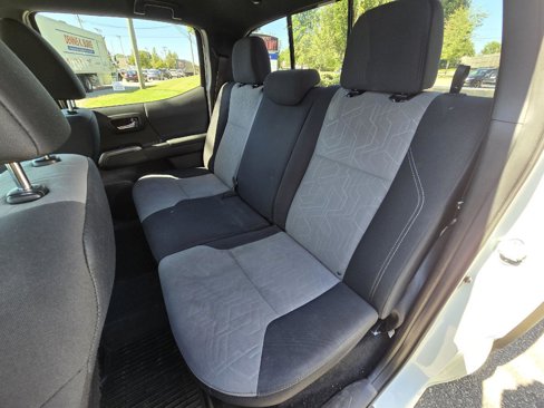 Used 2021 Toyota Tacoma TRD Off-Road image 12