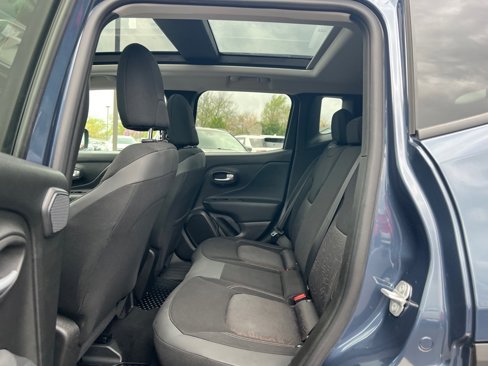 Used 2023 Jeep Renegade Latitude w/ Sun/Sound Group image 27