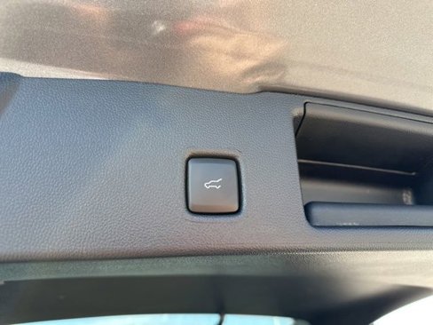 New 2025 Ford Escape SE image 37