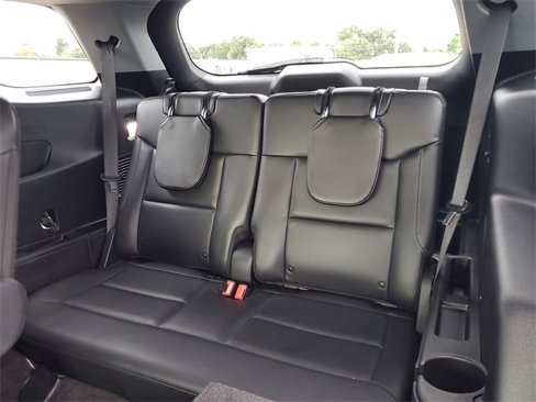 Used 2021 Ford Explorer XLT w/ Equipment Group 202A image 11