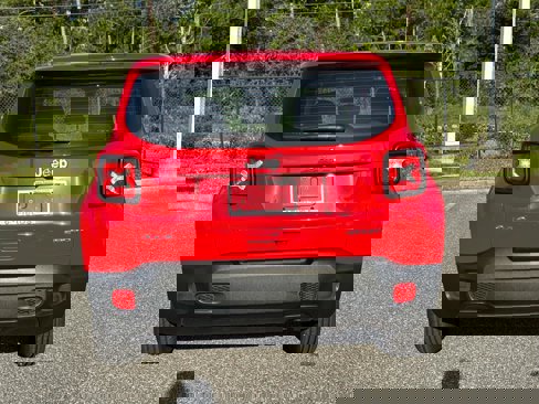 Used 2022 Jeep Renegade Sport image 5