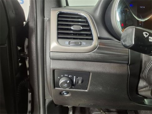 Used 2019 Jeep Grand Cherokee Altitude image 26