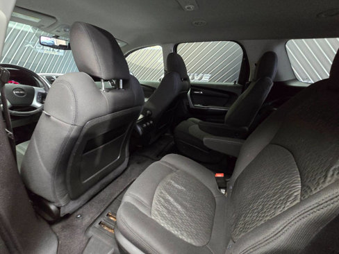 Used 2012 GMC Acadia SLE image 27