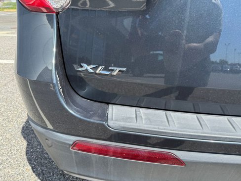 Used 2022 Ford Explorer XLT w/ Equipment Group 202A image 9
