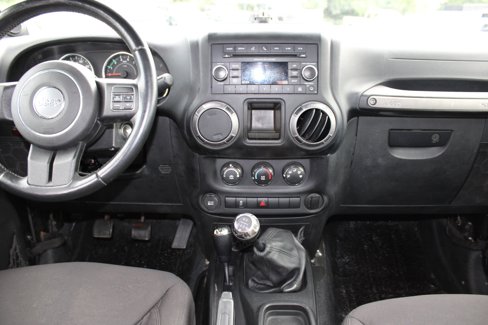 Used 2013 Jeep Wrangler Unlimited Sport w/ Connectivity Group image 14