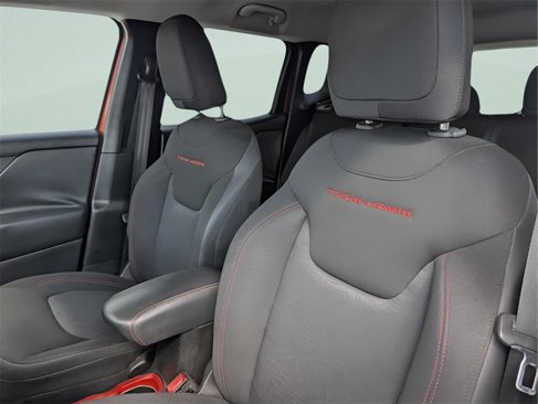 Used 2016 Jeep Renegade Trailhawk image 8