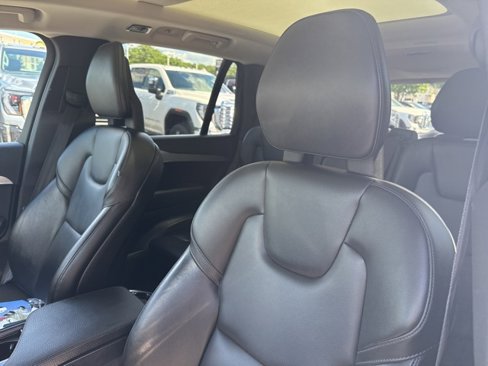 Used 2018 Volvo XC90 T5 Momentum w/ Convenience Package image 10