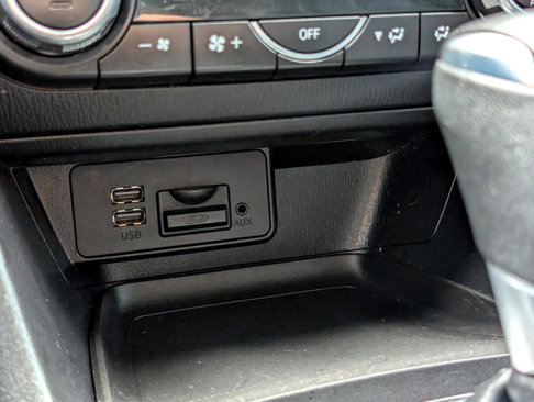 Used 2017 MAZDA MAZDA3 Touring image 31