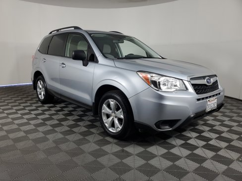 Used 2016 Subaru Forester 2.5i w/ Alloy Wheel Package image 2