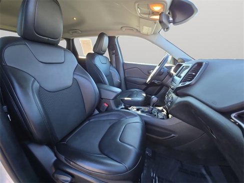 Used 2021 Jeep Cherokee Latitude Plus image 11