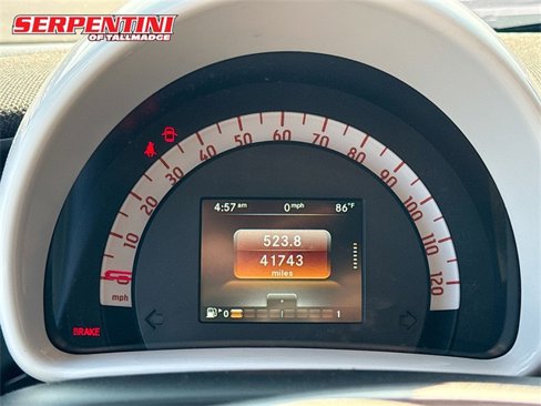 Used 2016 smart fortwo pure image 14