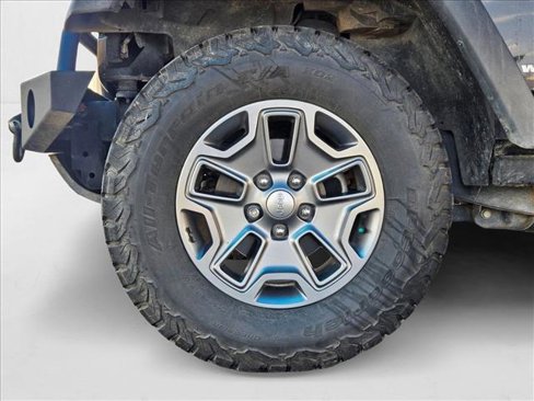 Used 2017 Jeep Wrangler Rubicon w/ Power Convenience Group image 21
