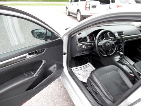 Used 2016 Volkswagen Passat 1.8T SE image 9