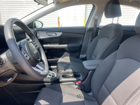 Used 2023 Kia Forte LXS image 8