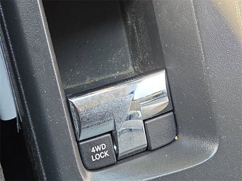 Used 2017 Jeep Compass High Altitude image 39