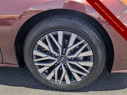 Used 2023 Nissan Altima 2.5 SV image 11
