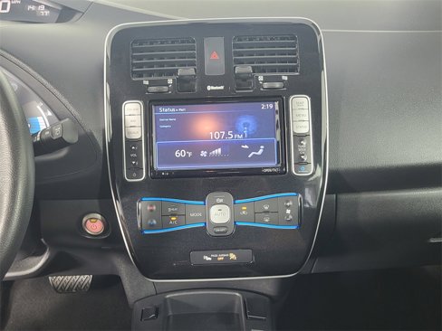 Used 2015 Nissan Leaf SV image 18