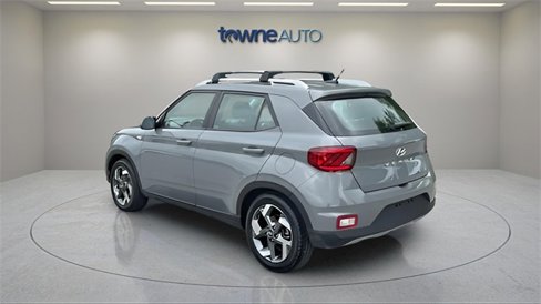 Used 2023 Hyundai Venue SEL image 3
