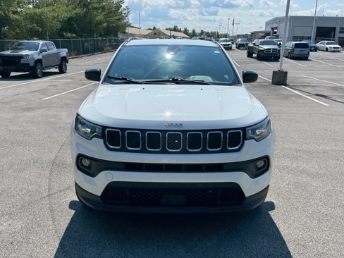 Certified 2024 Jeep Compass Latitude image 9