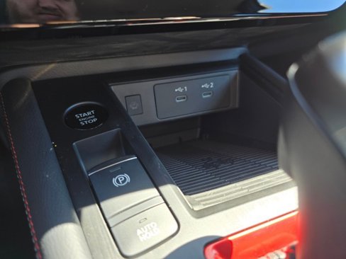 New 2025 Nissan Kicks SR image 32