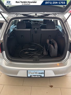 Used 2016 Volkswagen e-Golf SE image 17