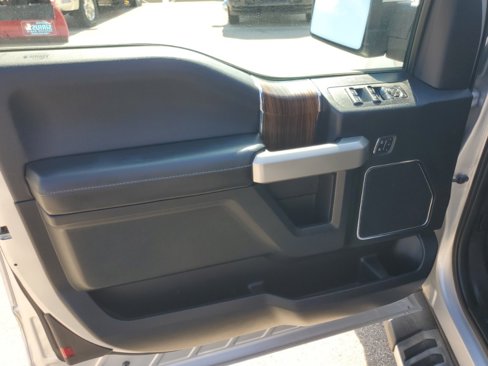 Used 2016 Ford F150 Lariat w/ Equipment Group 502A Luxury image 8